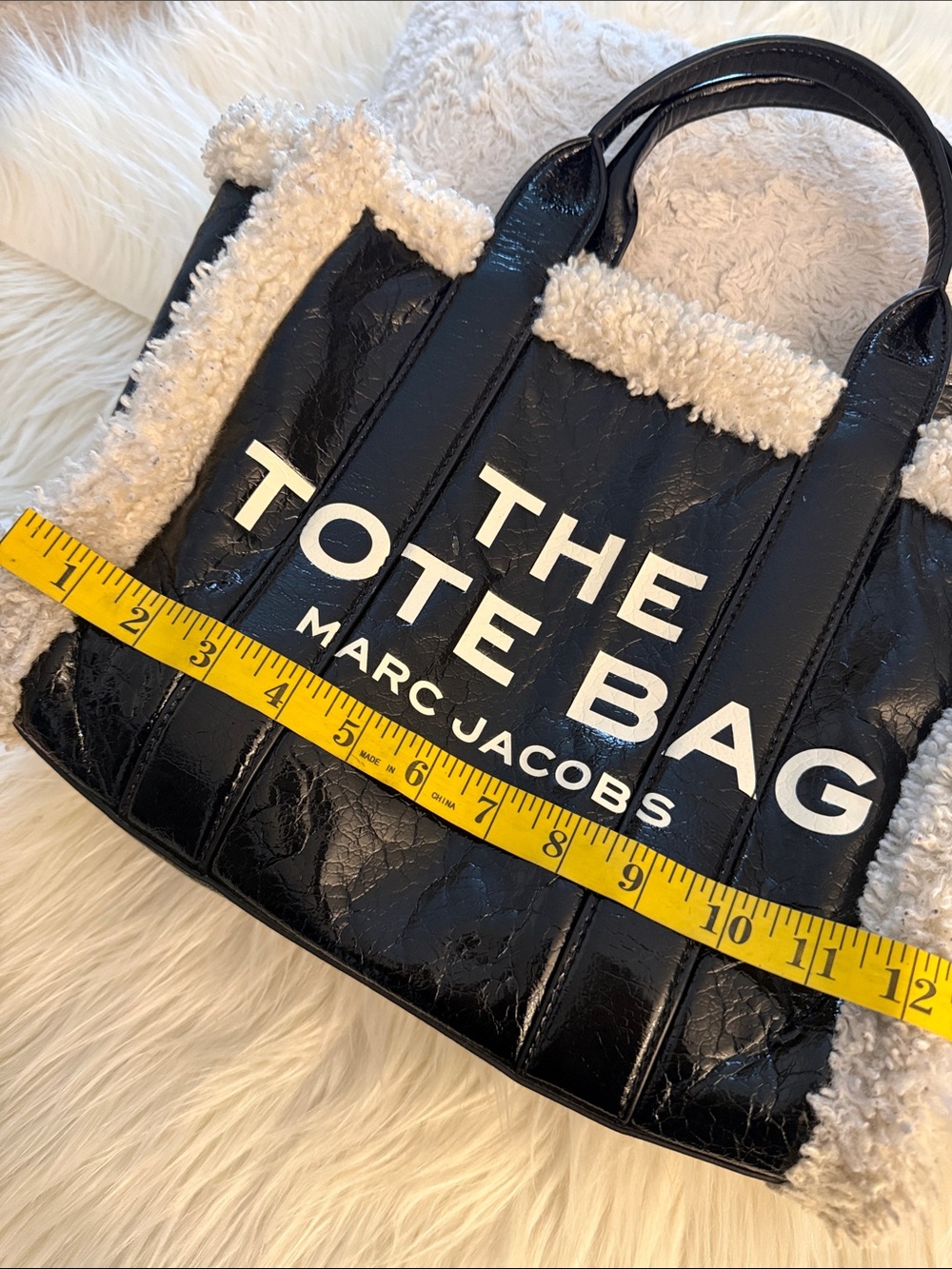 Marc Jacobs Crinkled Leather The Tote Bag Marc Jacobs Shearling - Picture 15 of 16